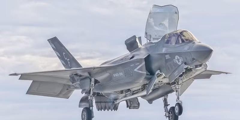 Như vậy, có thể khẳng định F-35 sẽ khó có thể trở thành xương sống của bất cứ lực lượng Không quân nào trong tương lai vì đơn giản, nó đã bị bắt bài ngay từ khi xuất hiện và tới nay vẫn chưa thực sự là một chiếc máy bay phù hợp để trang bị với số lượng lớn, cho dù là với lực lượng không quân lớn nhất thế giới như Không quân Mỹ.