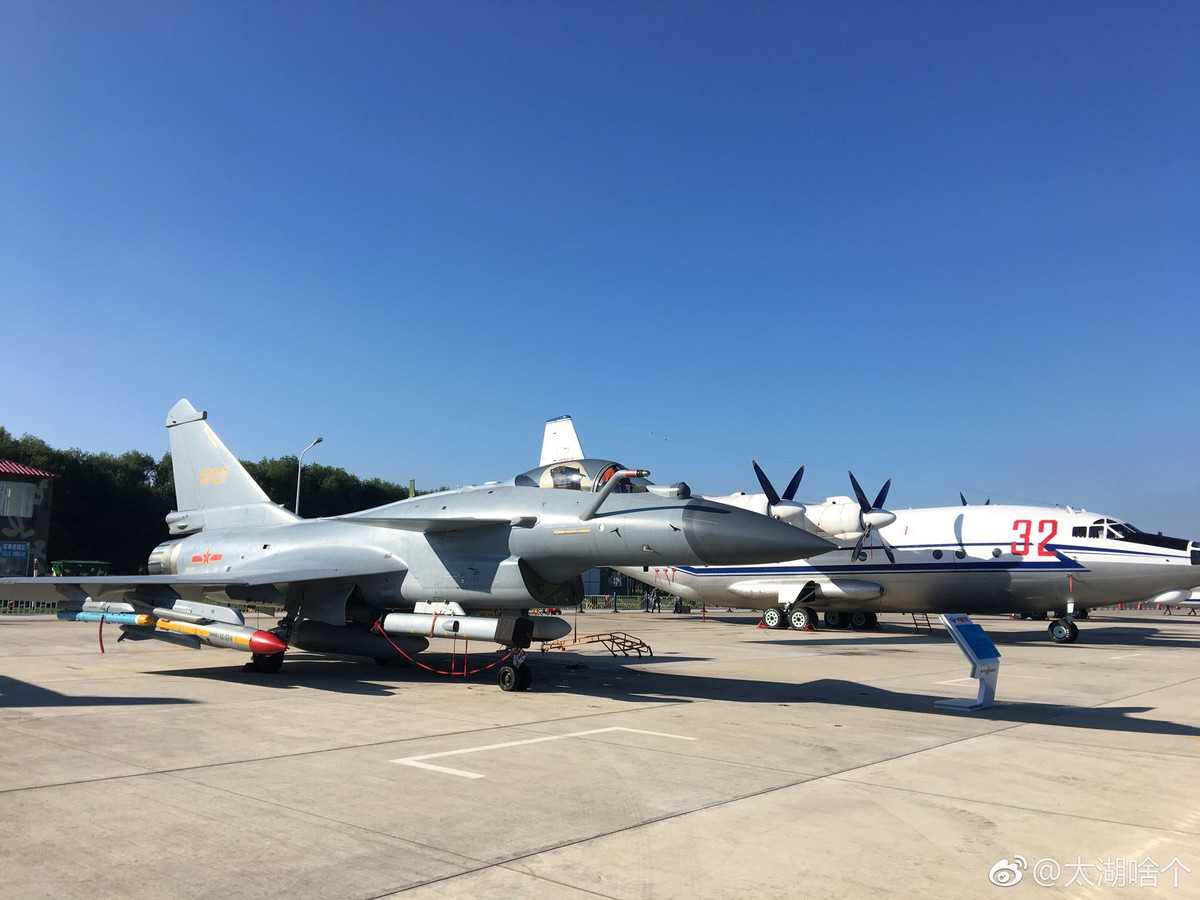 Theo nhiều thông tin được báo chí Trung Quốc đăng tải, trong buổi triển lãm trưng bày năm nay, rất có thể Đại học Hàng không Trường Xuân còn thể hiện khả năng phòng thủ tên lửa của lực lượng Phòng không Trung Quốc - một màn trình diễn xưa nay chưa từng có. Nguồn ảnh: Weibo.