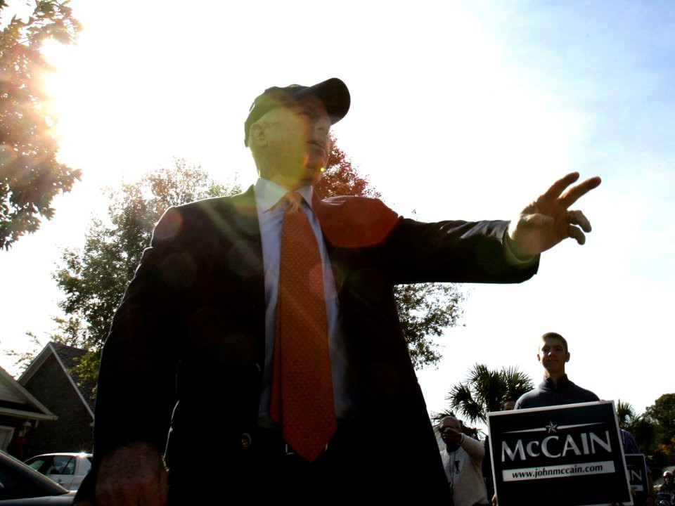 Năm 2008, John McCain đã từng tranh cử cho chức vụ Tổng thống, tuy nhiên Barack Obama đã vượt qua và chiến thắng ông. Nguồn ảnh: BI.