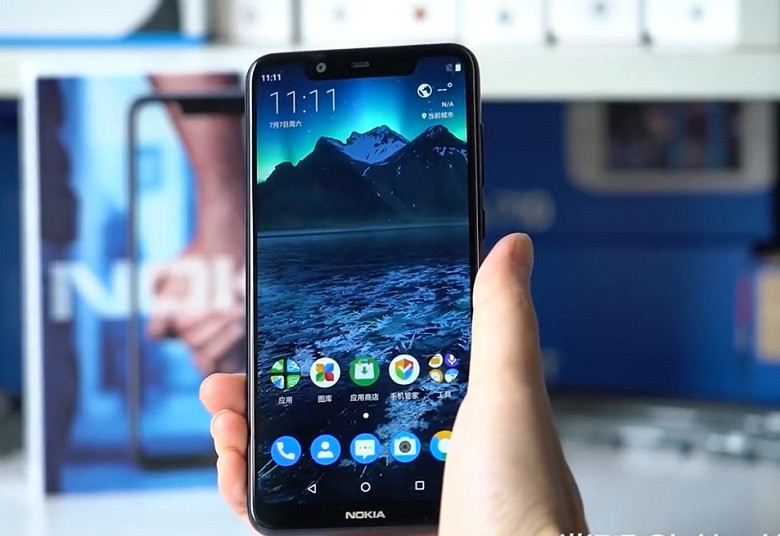 Đối với máy ảnh, Nokia X5 tích hợp camera kép 13 MP + 5 MP với đèn flash LED 2 tông màu. Ống kính 5 MP là cảm biến độ sâu cho phép thiết bị chụp ảnh ở chế độ bokeh và cho phép quay phim 1.080p. Ở mặt trước là camera 8 MP cho nhu cầu chụp ảnh selfie. Máy trang bị pin 3.000 mAh cùng nhiều kết nối thông thường, bao gồm cả cổng USB-C để sạc pin và truyền dữ liệu.