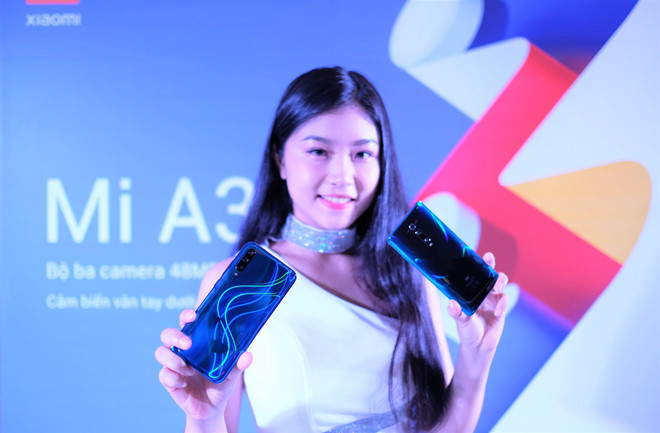 Xiaomi Mi 3A là phiên bản nâng cấp của Mi A2. Model này không được trang bị camera trượt như Mi 9T nên mặt trước của máy sẽ có phần khuyết đỉnh hình chữ U chứa camera selfie 32 MP.