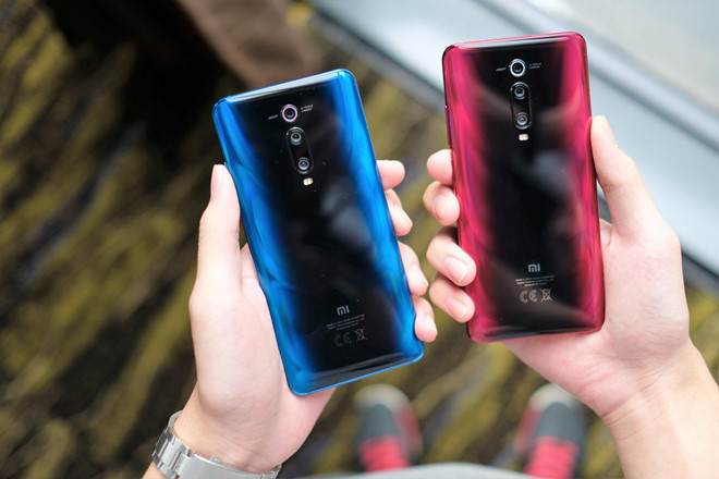 Cảm giác cầm nắm của Xiaomi Mi 9T khá đầm tay. Tôi cảm thấy thích điều này vì khi sử dụng nó mang lại trải nghiệm cứng cáp và giúp cầm máy chắc chắn hơn.