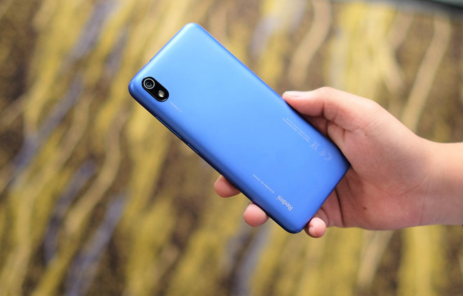 Redmi 7A sẽ cạnh tranh với Realme C1, Galaxy J4 Core hay Vsmart Joy 1+. Redmi 7A có cấu hình nhỉnh hơn so với các đối thủ. Tuy nhiên, viền màn hình của máy dày hơn so với Nokia 2.2, Coolpad N5, dung lượng pin thấp hơn Realme C1.
