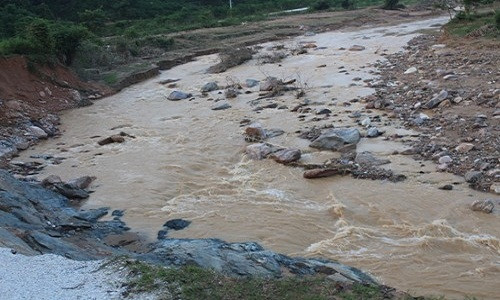 Ban lang hoang tan dan dieu dung sau lu lon o Nghe An