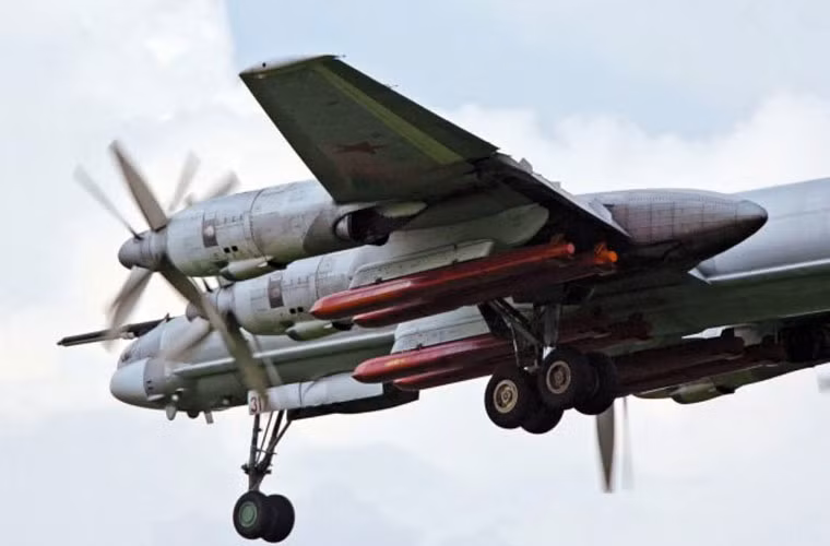 Đây là biến thể của dòng tên lửa Kh-55 trang bị đầu đạn thông thường nhưng cải tiến hệ thống dẫn đường đem lại độ chính xác cao, tầm phóng có thể đạt đến 3.000km.