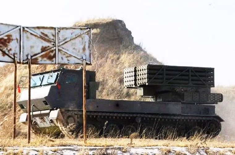 Tổng cộng loại pháo phản lực này có 40 nòng, cỡ đạn có thể là 122mm truyền thống.