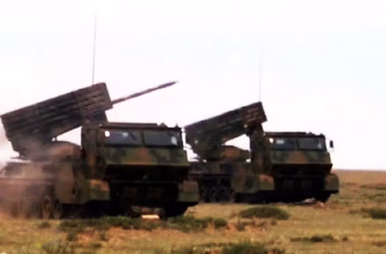 Sina đưa ra đánh giá cho rằng, việc thiết kế cụm pháo đa nòng module dễ dàng cho việc tái nạp đạn hơn là kiểu cố định phải nạp từng quả một. Nó gần với thiết kế pháo phản lực của một số nước phương Tây hơn so với Nga.