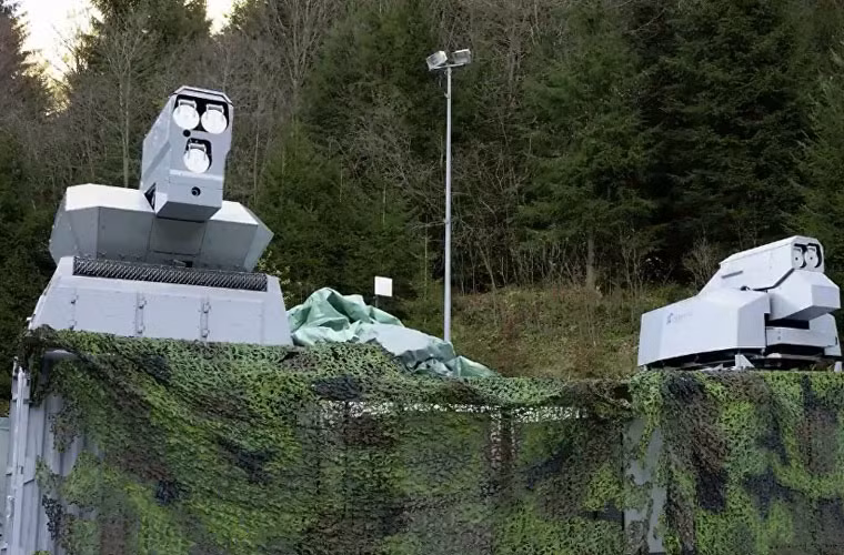 Tuần qua, người Đức cũng công bố bức ảnh về tổ hợp pháo gatling laser gồm 4 nòng pháo laser có thể bắn hạ UAV cách 500m, kích nổ các loại đạn pháo, vô hiệu hỏa cảm biến tàu chiến...