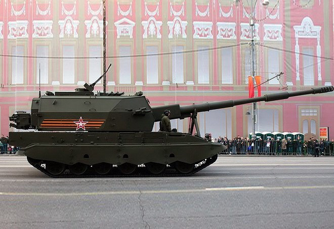 Tầm bắn xa vượt trội cũng cho phép những khẩu pháo tự hành này có thể triển khai ở tuyến sau, cách xa chiến tuyến, tránh được sự phản pháo của đối phương.