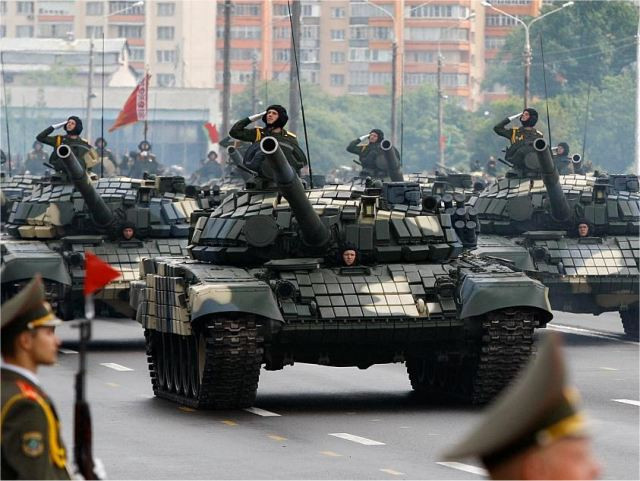 T-72B1MS "đại bàng trắng" là phiên bản nâng cấp từ những chiếc T-72B lưu kho của Nga được sản xuất từ thời Liên Xô.