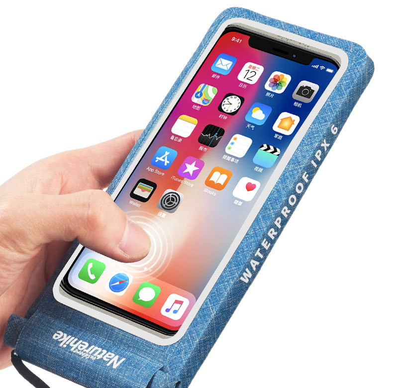 Để có thể vừa chống nước, ngăn mưa cho điện thoại di động, vừa có thể thao tác nghe, gọi, sử dụng tiện lợi khi đi đường... việc lựa chọn một chiếc ốp chống nước là rất hợp lý.