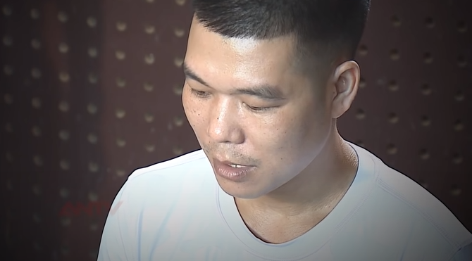 Tại trụ sở Công an, Thùy khai dù có vợ và 3 đứa con nhỏ, nhưng không bỏ được tật ham chơi, cờ bạc dẫn đến nợ nần ngày càng chồng chất. Đang cần tiền trả nợ, biết chị Hằng mới mua xe nên gã nảy ý định giết chị này để cướp xe.