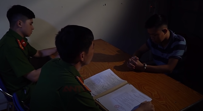 Ban chuyên án nhận định, Thùy và Trường liên quan trực tiếp đến vụ án này, đang định bỏ trốn sang Trung Quốc. Ban chuyên án họp khẩn, chia làm 2 mũi truy bắt chúng. Sau khi bị bắt, Phạm Xuân Trường (SN 1984, ngụ xã Tiên Minh, huyện Tiên Lãng) khai trước đó trong buổi nhậu, Thùy có nói là đã giết cô gái tên Hằng rồi đốt xác ở bờ đê xã Kiến Thiết (huyện Tiên Lãng), bị Công an truy tìm. Thùy sợ bị bắt nên nhờ Trường bắt mối cho mình trốn sang Trung Quốc. Trường thuê xe đưa bạn đến TP Móng Cái. Theo lời Trường, Thùy vẫn đang ở TP Móng Cái, đang chờ cơ hội để vượt biên bằng đường tiểu ngạch.