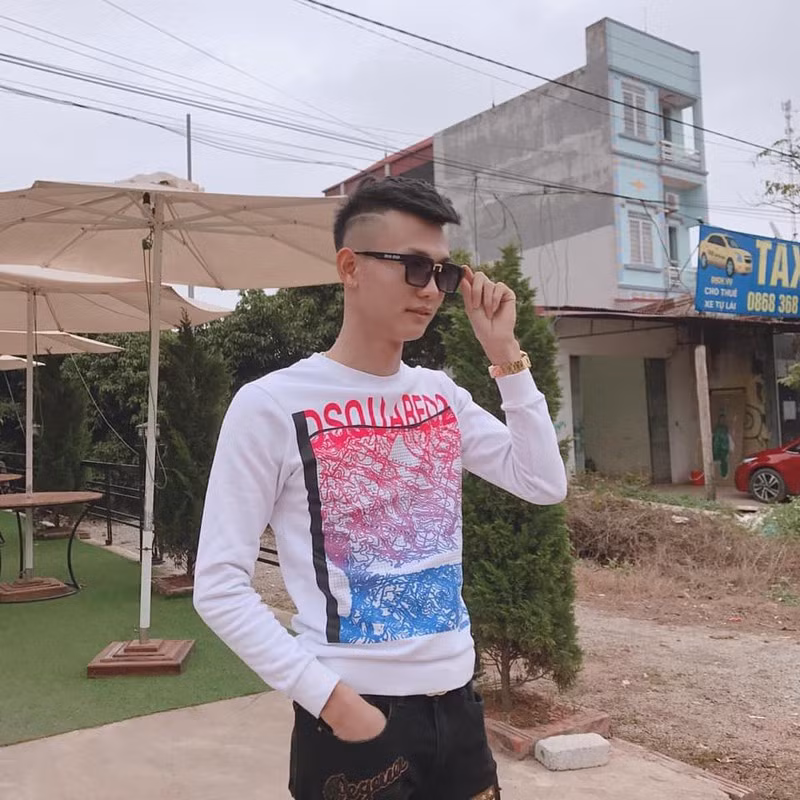 YouTuber Duy Thường hoạt động mạnh mẽ trên nền tảng YouTube, là một trong những người bắt kịp xu hướng, đổi mới content cho việc sản xuất các video giải trí, các nội dung xoay quanh cuộc sống cá nhân của mình. 
