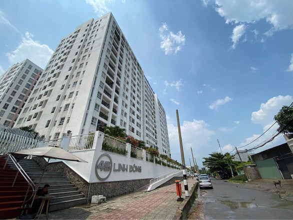  Hai cha con tử vong trong căn hộ chung cư: Ngày 13/6, Công an phường Linh Đông, TP Thủ Đức nhận tin báo về việc có người tử vong tại một căn hộ chung cư. Khi đến hiện trường, lực lượng chức năng phát hiện người cha (khoảng 38 tuổi) đã tử vong trong tư thế treo cổ. Đứa con (5 tuổi) được người dân đưa vào bệnh viện cấp cứu nhưng cũng tử vong. Hiện nguyên nhân vụ việc vẫn đang được điều tra. 