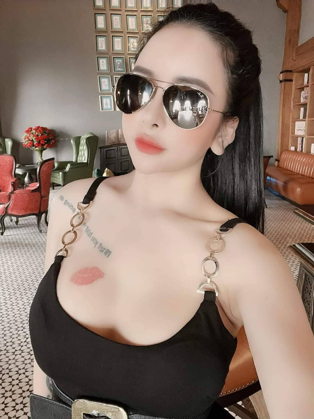 Vụ hot girl vừa bị bắt vì mua bán ma túy ở Hà Nội đang được Công an quận Hoàn Kiếm tiếp tục củng cố hồ sơ, xử lý các đối tượng theo quy định của pháp luật.