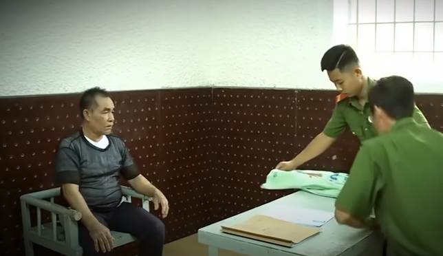 Khi lực lượng chức năng liền mời ông Trịnh Văn Linh (73 tuổi, ngụ xã Thới Hưng) về làm việc thì người này khai báo thời gian sinh hoạt rất phù hợp với diễn biến hàng ngày của đối tượng. Tuy nhiên, khi được hỏi về lịch trình đi đâu, làm gì, gặp những ai thì đối tượng không trả lời được. Từ những mâu thuẫn đó, các cán bộ điều tra đã đi sâu vào những vấn đề khúc mắc giữa nghi phạm và nạn nhân.