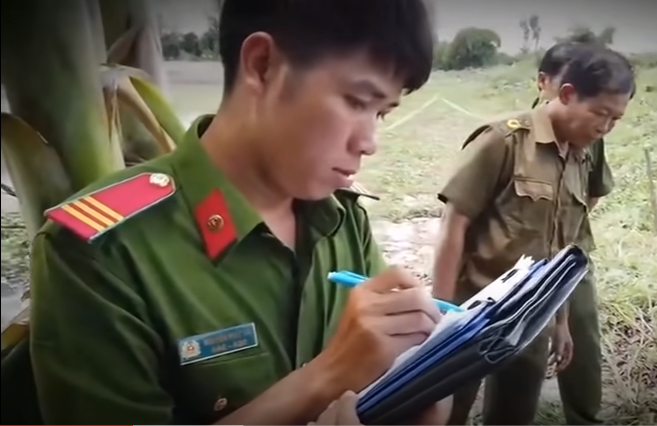 Theo người thân nạn nhân, sáng hôm đó, ông Trí ra đồng làm đồng nên chỉ mang theo những công cụ như cuốc, xẻng, dao... chứ không mang theo tài sản gì có giá trị, trang phục cũng rất bình thường.