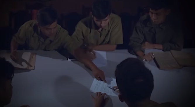 Khi đó, Hùng cũng bị lấy dấu vân tay để đối chiếu nhưng vì thời bấy giờ kỹ thuật nghiệp vụ chưa cao nên không phát hiện được. Vì vậy, Hùng ung dung nằm trong nhà tạm giữ để trốn tránh tội ác tày trời của mình. Gây án rồi cố tình bị bắt để được vào tù, hắn nghiễm nhiên nằm ngoài các cuộc điều tra của Ban chuyên án. Nhưng hắn không thể ngờ toàn bộ vụ án đã được phát hiện nhờ hướng điều tra khác.