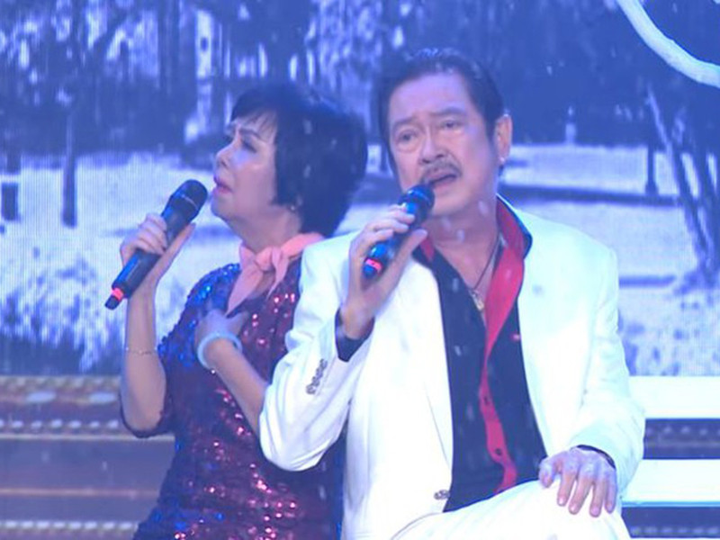 Trong 46 năm chung sống, cặp đôi trải qua nhiều sóng gió nhưng vẫn nắm tay nhau.