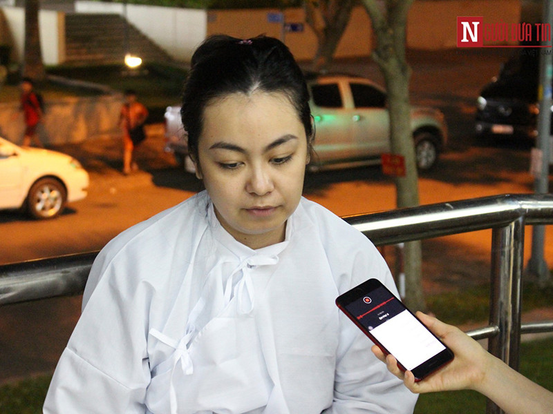 Mới đây, chia sẻ với Người đưa tin, chị Bích Uyên cho hay, bố của cô luôn nghiêm khắc nhưng rất yêu các con. “Cha tôi ít khi nói, chỉ hành động. Ông rèn luyện anh em tôi như ở môi trường quân đội, không phân biệt nam, nữ. Cũng có lúc ông rất dịu dàng với chúng tôi”, chị Bích Uyên kể. Ngoài ra, theo con gái của nghệ sĩ Chánh Tín, chữ Chánh trong tên của ba bố con cô mang ý nghĩa sống tử tế, lương thiện. Ảnh: Người đưa tin