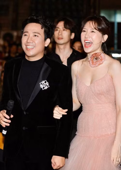 Không những không hối thúc vợ sinh con, Trấn Thành còn luôn tạo cho Hari Won cảm giác thoải mái nhất.