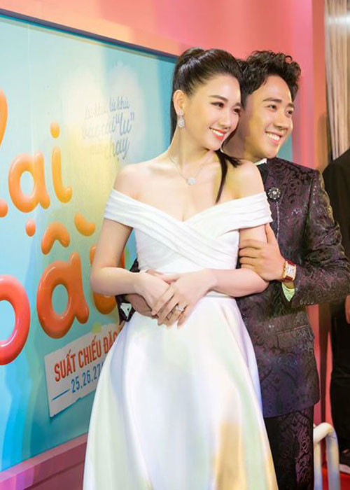 Đôi uyên ương cưới nhau đã được 4 năm nhưng tình cảm vẫn mặn nồng như hồi mới yêu.