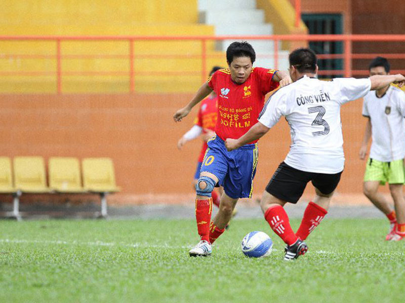 Thái Hòa rất hâm mộ bóng đá. Anh thường xuyên tham gia các trận đấu phong trào cũng như có mặt tại khán đài để theo dõi bóng đá Việt Nam.