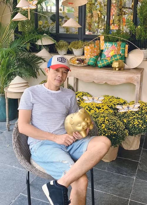 Thái Hòa cũng được xem là ông hoàng phòng vé giống Trường Giang. Ngoài ra, cả hai đều có cuộc sống đời thường giản dị.