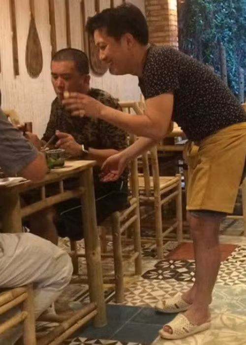 Anh trai Trường Giang từng tiết lộ Trường Giang không có nhu cầu cao sang như nhiều người tưởng về nghệ sĩ.