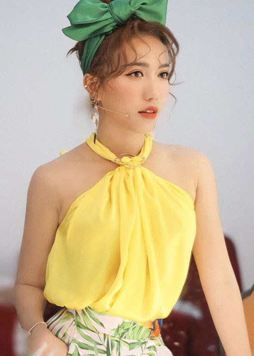 Diệu Nhi đang hẹn hò Anh Tú. Cả hai cùng làm việc ở sân khấu Thế Giới Trẻ và công khai xuất hiện bên nhau từ năm 2017.