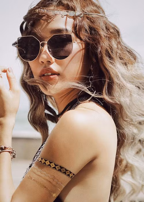 Người hâm mộ cho rằng Diệu Nhi không lép vế Ngọc Trinh về vóc dáng.