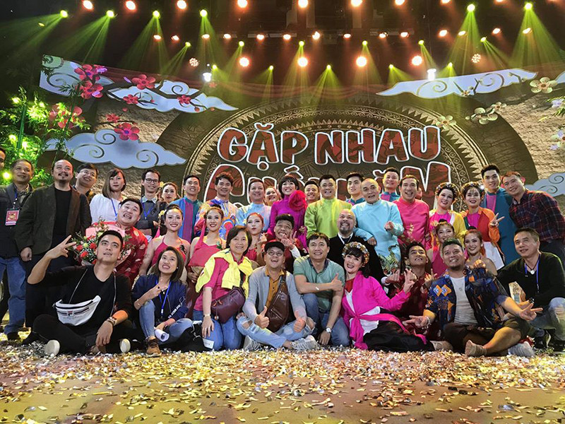 Đạo diễn Đỗ Thanh Hải chia sẻ trên VTV Kết nối rằng màu chủ đạo của chương trình Gặp nhau cuối năm 2020 vẫn là hài kịch, vẫn có những câu chuyện, những vấn đề của xã hội trong năm qua nhưng sẽ được thực hiện với màu sắc mới, một format mới.