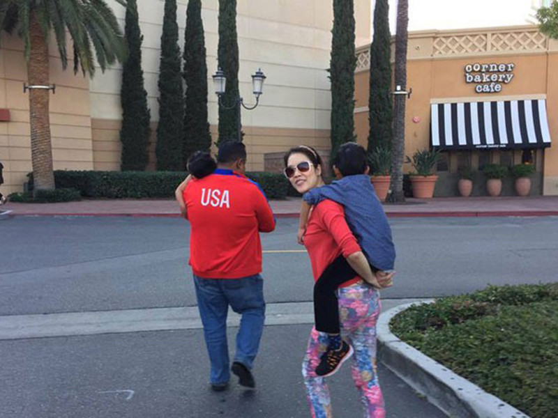 Không chỉ dành tình yêu chân thành cho Thu Phương, Dũng Taylor còn yêu thương hai con riêng của vợ.