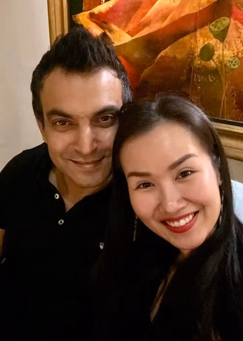 Võ Hạ Trâm từng chia sẻ, sau khi lấy chồng, sinh con, cô nhất định sẽ tạm gác lại tất cả để lo cho gia đình. Hiện tại, nữ ca sĩ và ông xã người Ấn Độ được fan giục sớm có con.