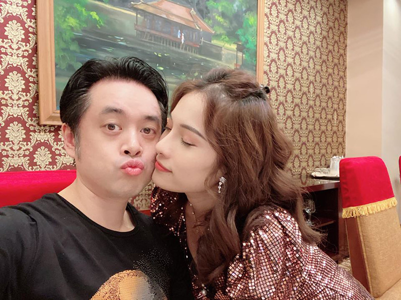 Khi tổ chức đám cưới vào năm 2019, Dương Khắc Linh - Sara Lưu cho biết, cả hai đang lên kế hoạch có em bé. Người hâm mộ hy vọng dự định của cặp vợ chồng son này sớm thành hiện thực.