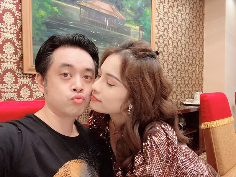 Khi tổ chức đám cưới vào năm 2019, Dương Khắc Linh - Sara Lưu cho biết, cả hai đang lên kế hoạch có em bé. Người hâm mộ hy vọng dự định của cặp vợ chồng son này sớm thành hiện thực.