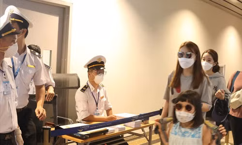 Lao Cai, Da Nang, Khanh Hoa tam dung don khach Trung Quoc vi virus corona