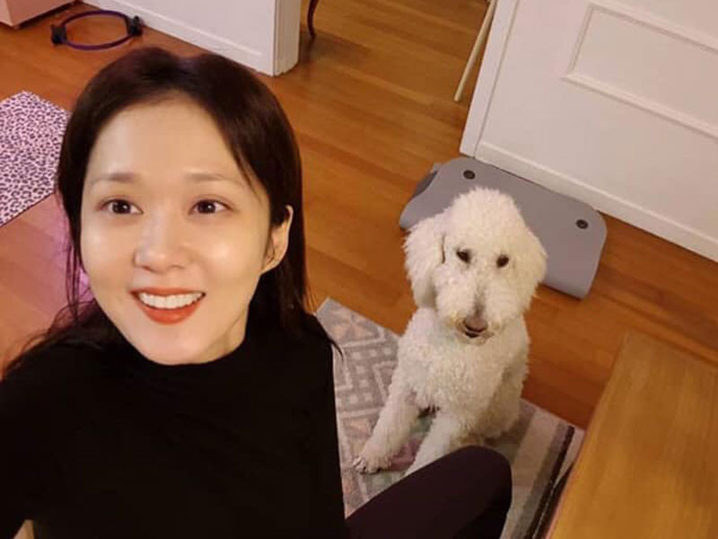 Người hâm mộ khen ngợi Jang Nara thậm chí trẻ hơn cả những cô gái tuổi đôi mươi.