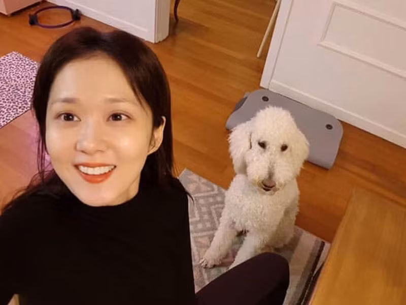 Người hâm mộ khen ngợi Jang Nara thậm chí trẻ hơn cả những cô gái tuổi đôi mươi.