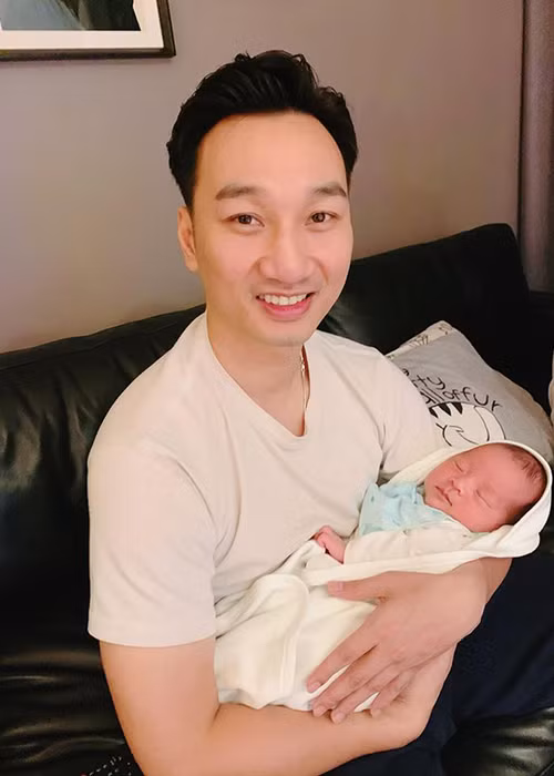 Thành Trung tỏ ra cởi mở trong việc chia sẻ hình ảnh các con.