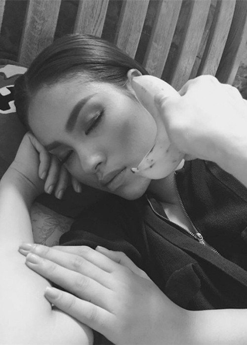 Ít ai biết khoảnh khắc Phạm Hương đang ngủ được chụp bởi Lan Khuê.