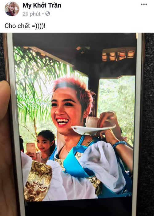 Khởi My cũng chẳng phải dạng vừa. Cô đăng tải khoảnh khắc "xấu điên đảo" của Thanh Duy Idol khiến anh "câm nín".