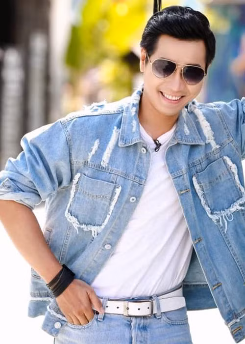 Trong cuộc phỏng vấn trên Dân trí năm 2019, nam MC tuổi Giáp Tý cho biết, vào những ngày lễ Tết, anh thường dẫn người yêu hoặc mẹ đi chung vì muốn chia sẻ những khoảnh khắc đặc biệt này với người mình yêu thương. Đặc biệt, khi đón chào khoảnh khắc chuyển giao năm cũ và năm mới, anh luôn dành một nụ hôn ngọt ngào cho người mình yêu để chúc mừng năm mới.