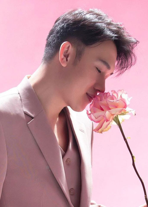 Dương Triệu Vũ từng vướng nghi vấn hẹn hò Mai Hồ - hot girl hiện đã lập gia đình với Nam Bùi.