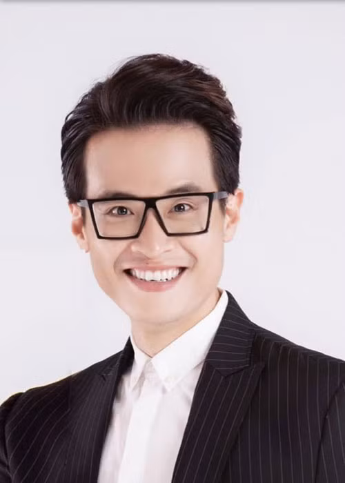 Hà Anh Tuấn bằng tuổi Dương Triệu Vũ và cũng chưa lập gia đình.