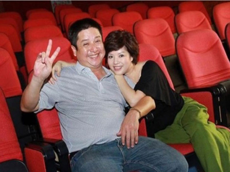 Cặp vợ chồng nghệ sĩ còn làm việc cùng nhau tại Nhà hát Tuổi trẻ Hà Nội. Ra ngoài, cả hai đều là những người nổi tiếng nhưng khi ở nhà vẫn chỉ là người chồng, người vợ đơn thuần cùng nhau vun vén tổ ấm nhỏ của mình.