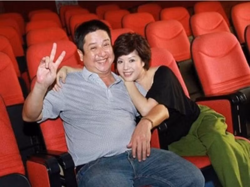 Cặp vợ chồng nghệ sĩ còn làm việc cùng nhau tại Nhà hát Tuổi trẻ Hà Nội. Ra ngoài, cả hai đều là những người nổi tiếng nhưng khi ở nhà vẫn chỉ là người chồng, người vợ đơn thuần cùng nhau vun vén tổ ấm nhỏ của mình.