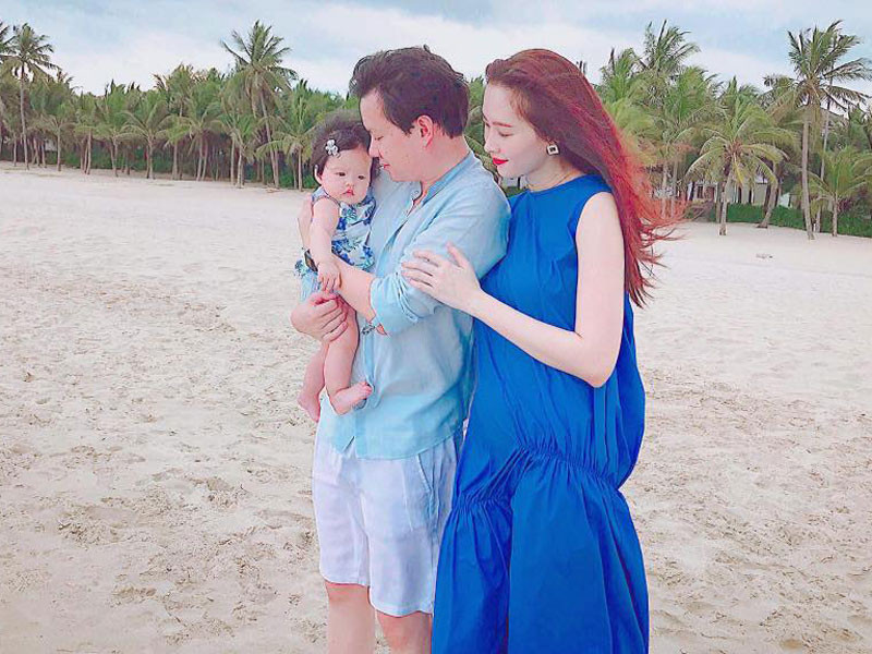 Người đẹp vốn ao ước có một cô con gái. Không ngờ, điều ước đó đã trở thành sự thật.