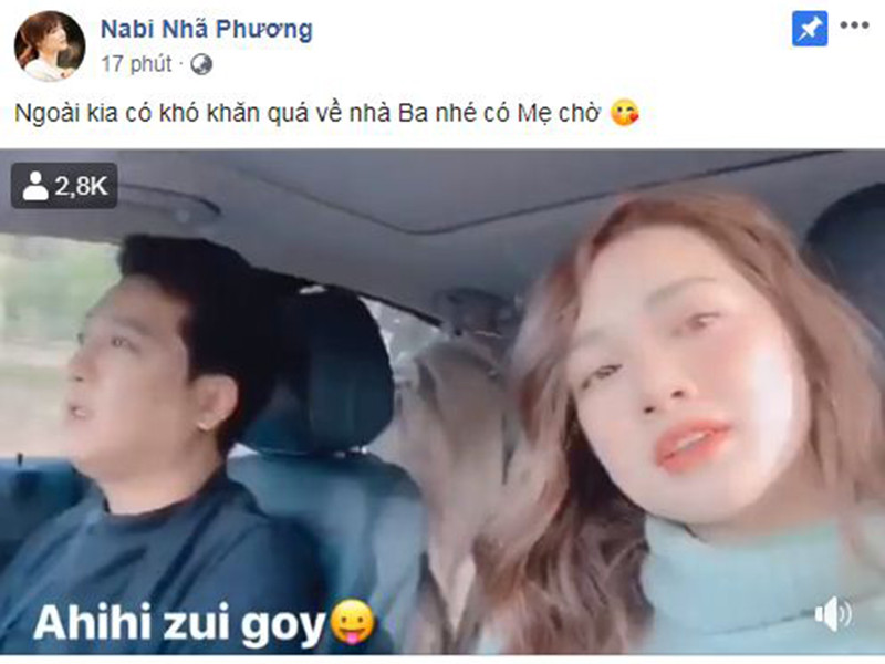 Sau thông tin phim "30 chưa phải Tết" có Trường Giang có nguy cơ hoãn chiếu, Nhã Phương đăng tải hình ảnh bên chồng kèm lời động viên: "Ngoài kia có khó khăn quá về nhà ba nhé, có mẹ chờ".